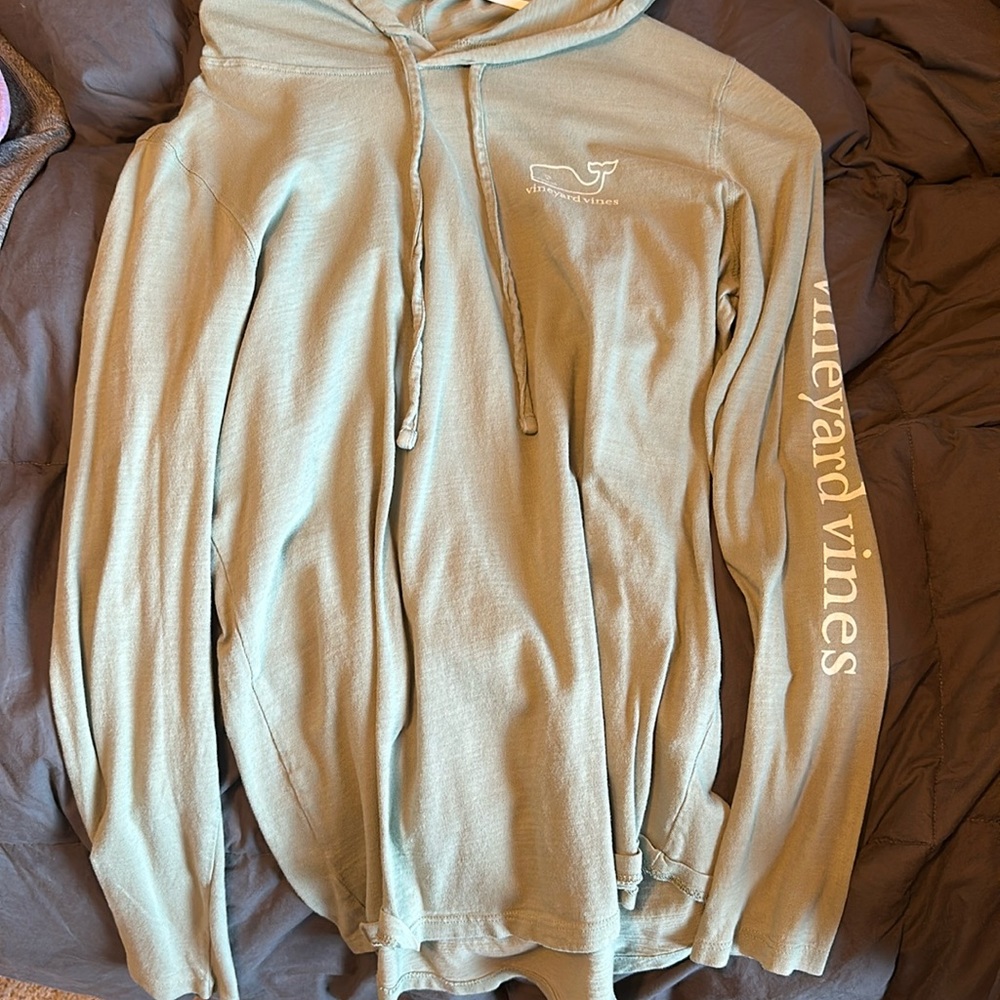 Vineyard Vines olive green long sleeve size woman’s medium.